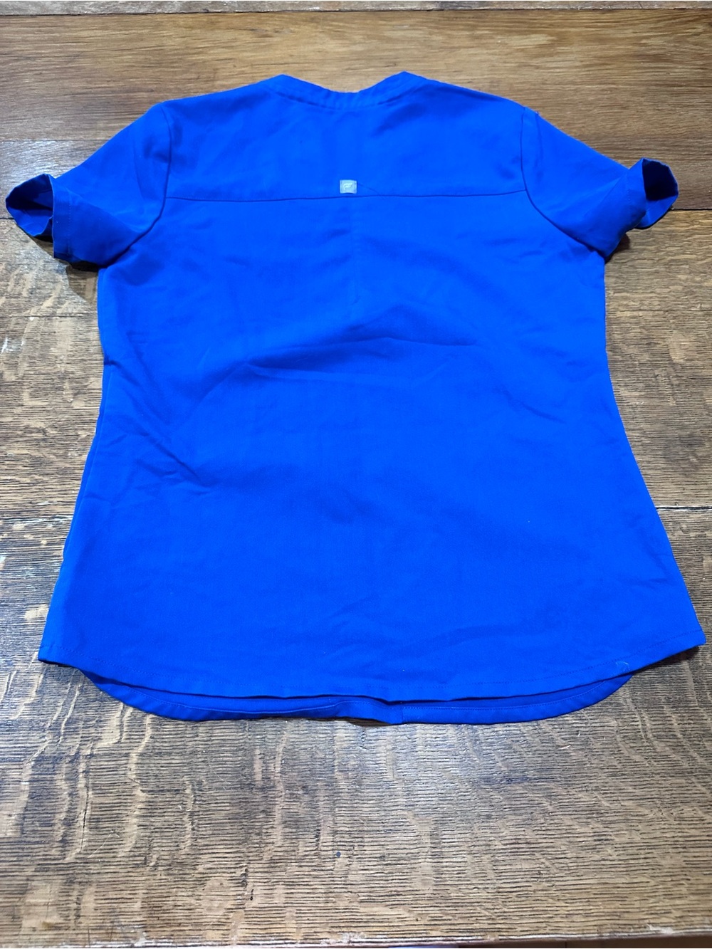 Fabletics Women's Short-Sleeve V-Neck scrub top XS Bright Blue